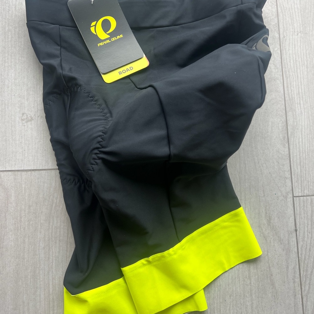 Pearl Izumi Black Attack Shorts - Picture 4 of 4